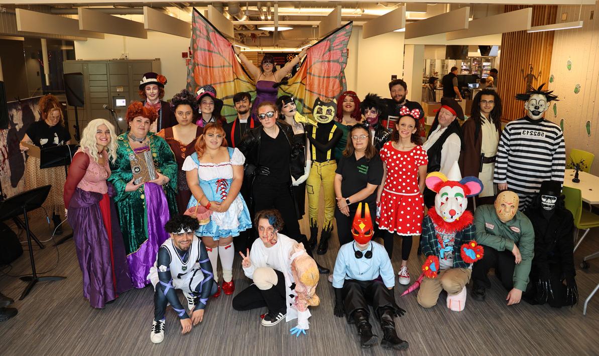 Halloween costume contestants